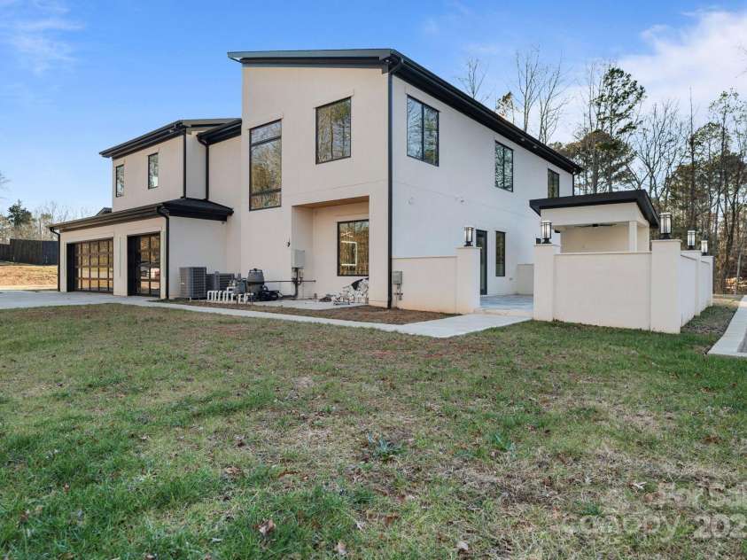 15650 Youngblood Road, Charlotte, NC 28278.  MLS# CAR4211396, YatesRealty ID 9164. 