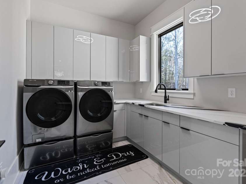 15650 Youngblood Road, Charlotte, NC 28278.  MLS# CAR4211396, YatesRealty ID 9164. 