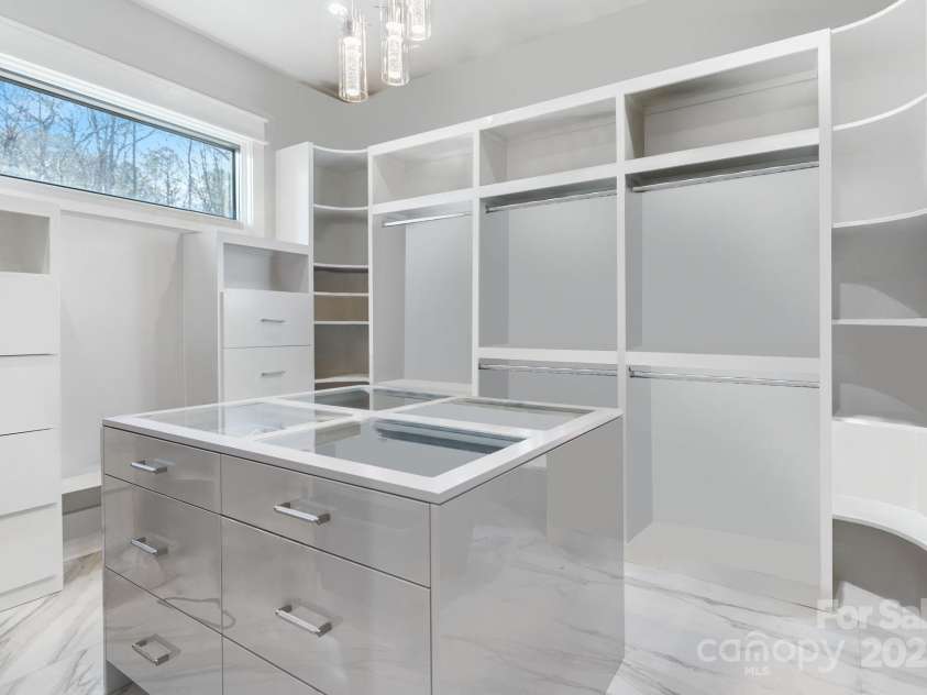 15650 Youngblood Road, Charlotte, NC 28278.  MLS# CAR4211396, YatesRealty ID 9164. 