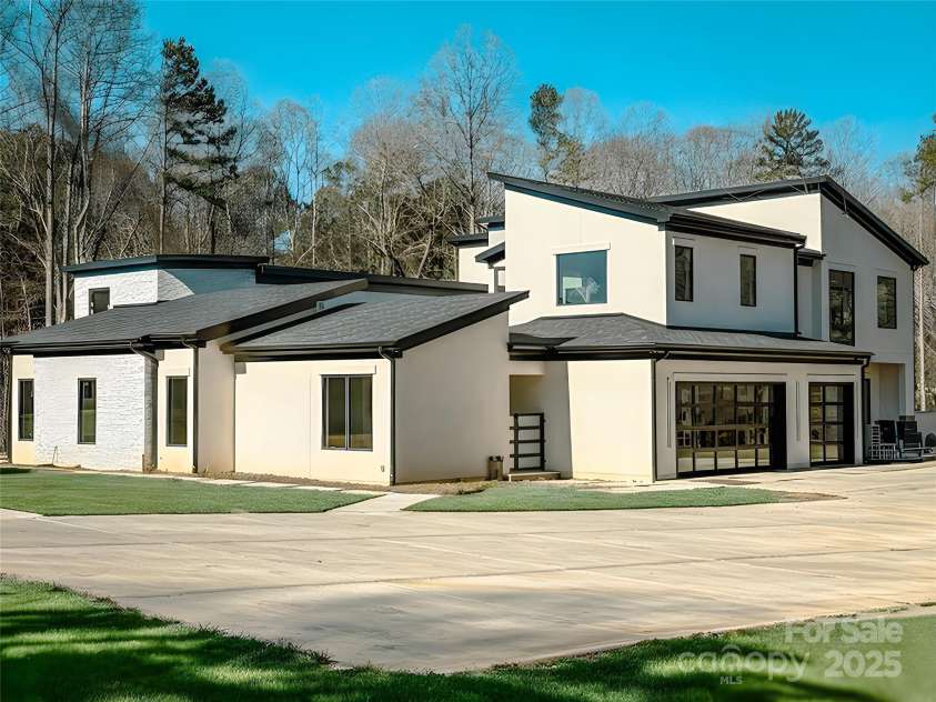 15650 Youngblood Road, Charlotte, NC 28278.  MLS# CAR4211396, YatesRealty ID 9164. 