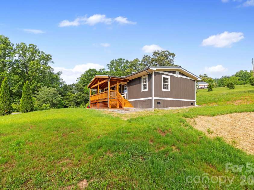431 Pole Miller Extension, Brevard, NC 28712.  MLS# CAR4269813, YatesRealty ID 9165. 