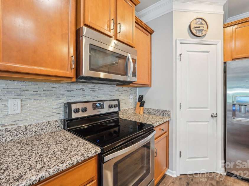 217 Almora Loop, Mooresville, NC 28115.  MLS# CAR4251782, YatesRealty ID 9166. 