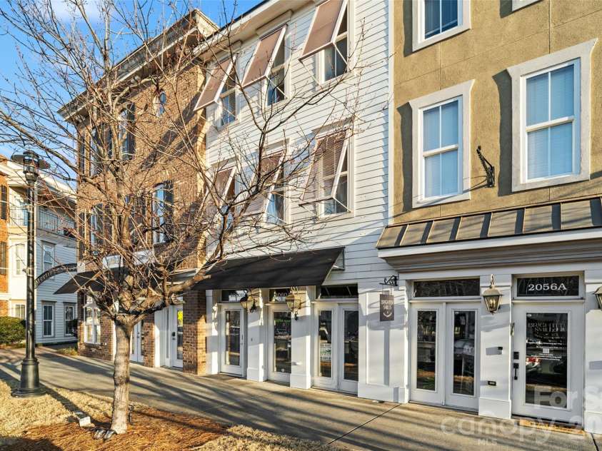 2060 Ayrsley Town Boulevard, Charlotte, NC 28273.  MLS# CAR4360899, YatesRealty ID 9167. 