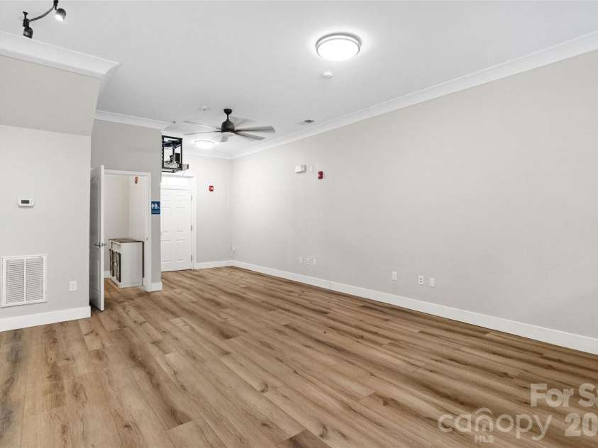 2060 Ayrsley Town Boulevard, Charlotte, NC 28273.  MLS# CAR4360899, YatesRealty ID 9167. 