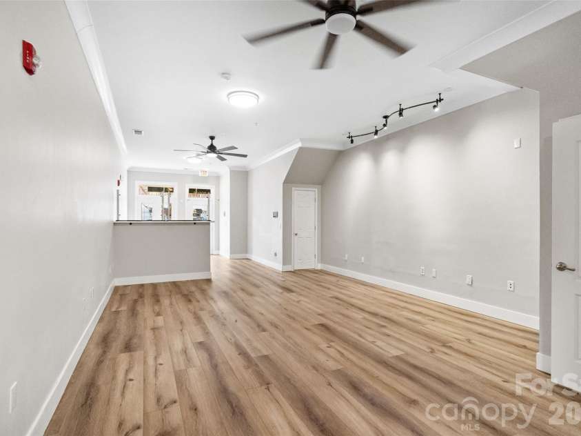 2060 Ayrsley Town Boulevard, Charlotte, NC 28273.  MLS# CAR4360899, YatesRealty ID 9167. 