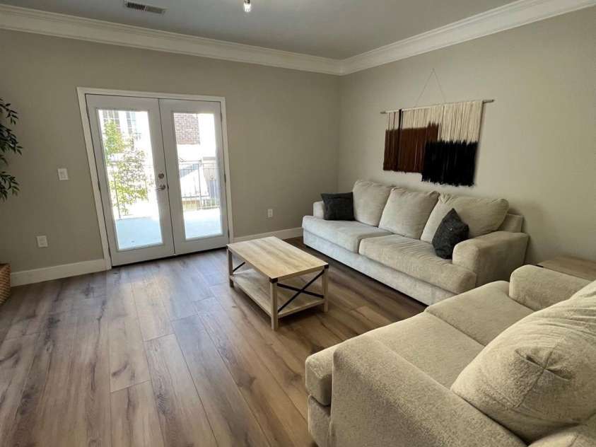 2060 Ayrsley Town Boulevard, Charlotte, NC 28273.  MLS# CAR4360899, YatesRealty ID 9167. 