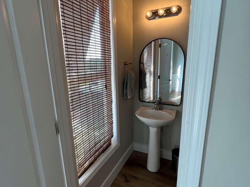 2060 Ayrsley Town Boulevard, Charlotte, NC 28273.  MLS# CAR4360899, YatesRealty ID 9167. 