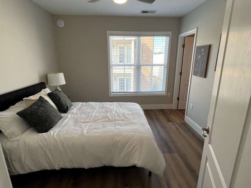 2060 Ayrsley Town Boulevard, Charlotte, NC 28273.  MLS# CAR4360899, YatesRealty ID 9167. 