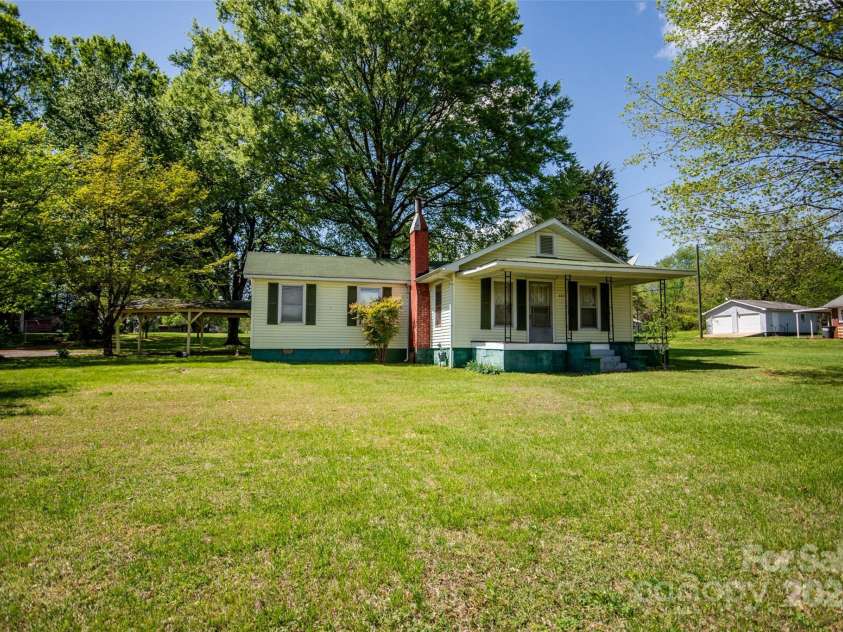 495&501 Turnersburg Highway, Statesville, NC 28625.  MLS# CAR4249288, YatesRealty ID 9167. 