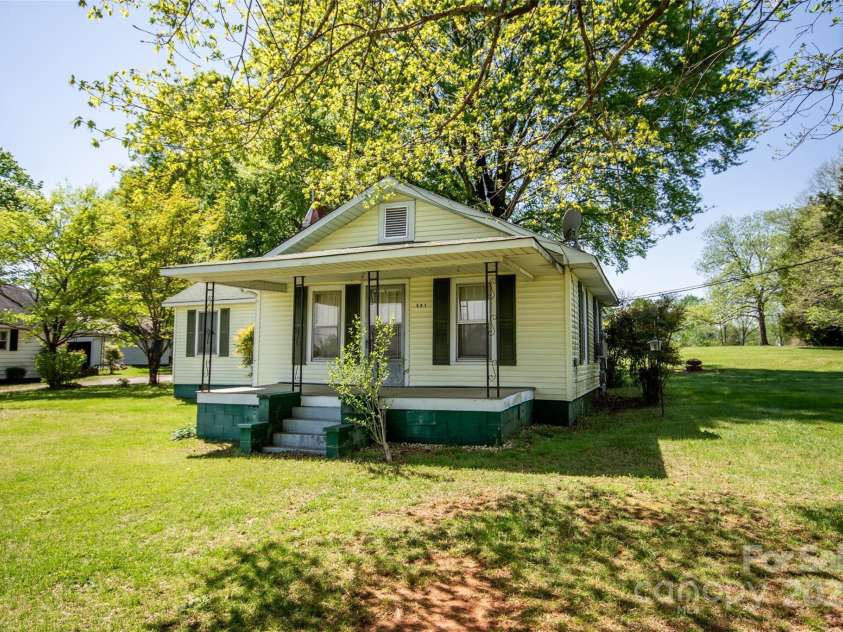 495&501 Turnersburg Highway, Statesville, NC 28625.  MLS# CAR4249288, YatesRealty ID 9167. 