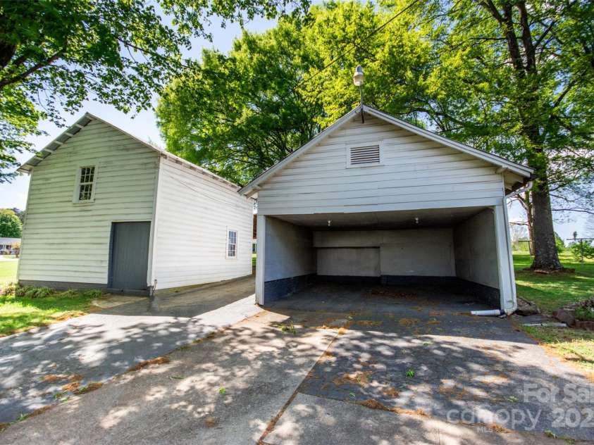 495&501 Turnersburg Highway, Statesville, NC 28625.  MLS# CAR4249288, YatesRealty ID 9167. 