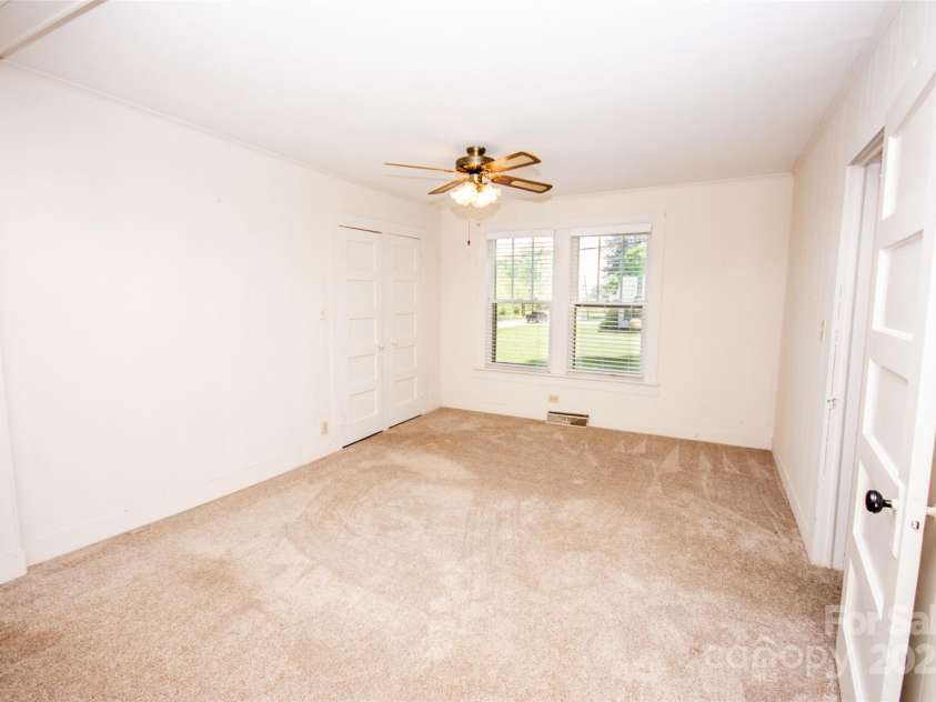 495&501 Turnersburg Highway, Statesville, NC 28625.  MLS# CAR4249288, YatesRealty ID 9167. 