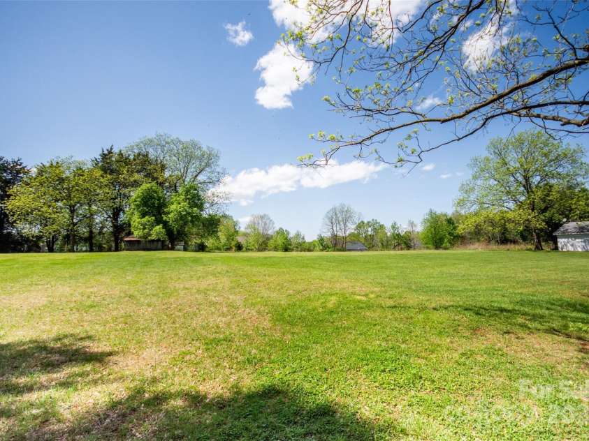 495&501 Turnersburg Highway, Statesville, NC 28625.  MLS# CAR4249288, YatesRealty ID 9167. 