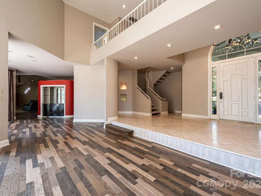 255 Charlotte Ann Lane, Hickory, NC 28601.  MLS# CAR4302926, YatesRealty ID 9168. 