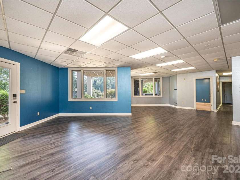 255 Charlotte Ann Lane, Hickory, NC 28601.  MLS# CAR4302926, YatesRealty ID 9168. 