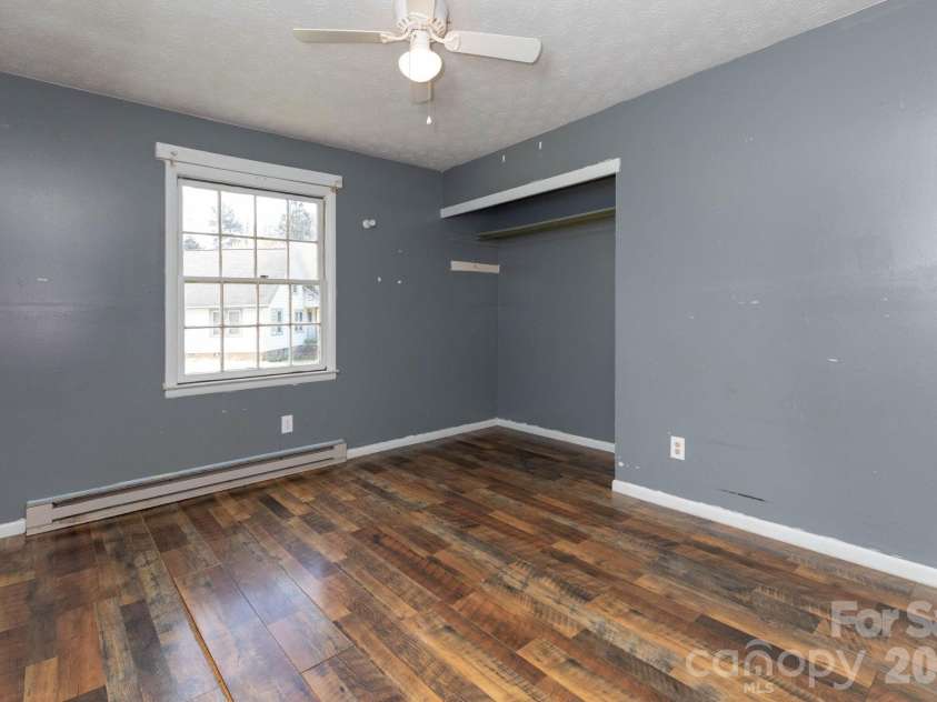 380 Woodland Church Road, Clyde, NC 28721.  MLS# CAR4363448, YatesRealty ID 9168. 