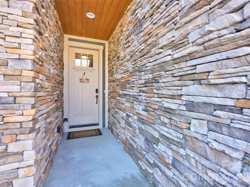 509 Sweet Birch Park Lane, Black Mountain, NC 28711.  MLS# CAR4359166, YatesRealty ID 9169. 