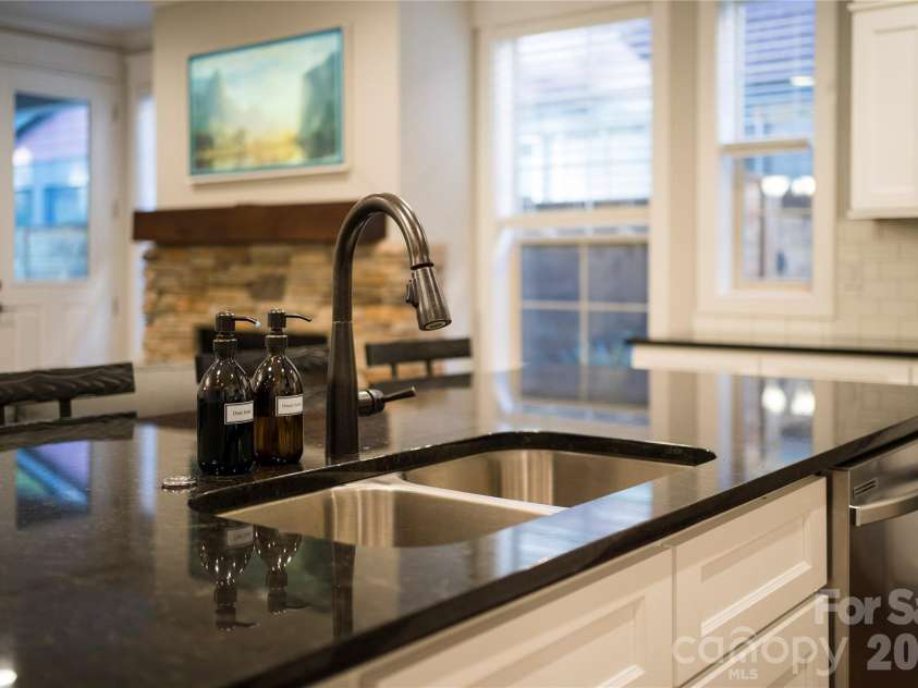 509 Sweet Birch Park Lane, Black Mountain, NC 28711.  MLS# CAR4359166, YatesRealty ID 9169. 