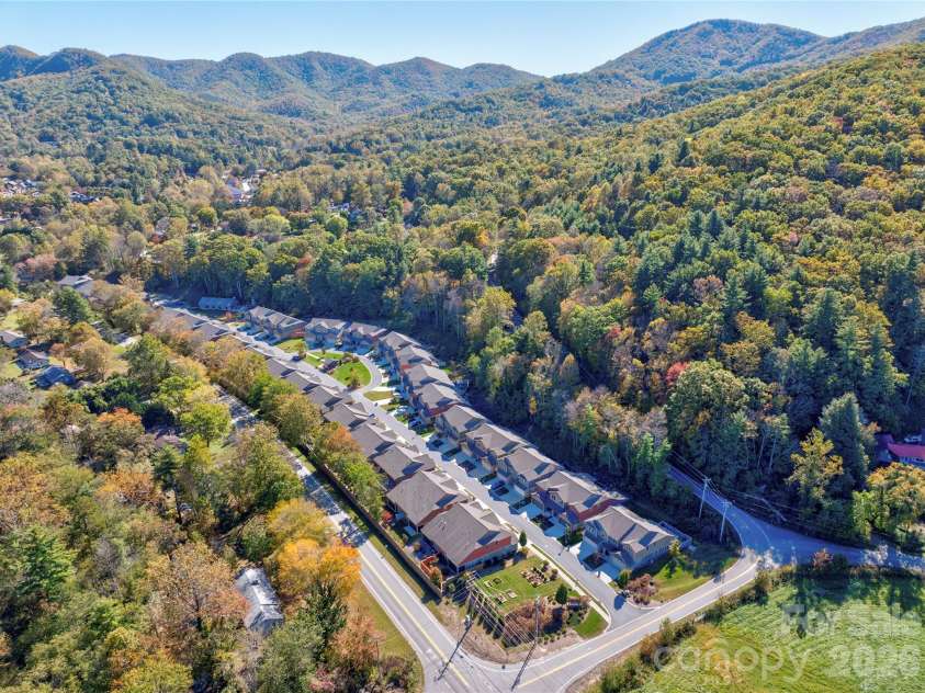 509 Sweet Birch Park Lane, Black Mountain, NC 28711.  MLS# CAR4359166, YatesRealty ID 9169. 