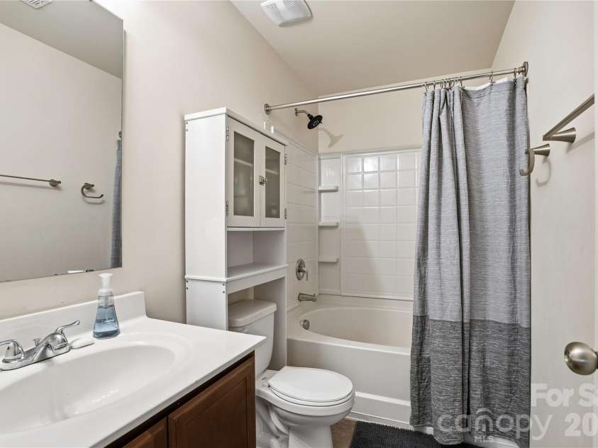 228 Hollybrook Court, Salisbury, NC 28147.  MLS# CAR4321696, YatesRealty ID 9170. Primary ensuite.