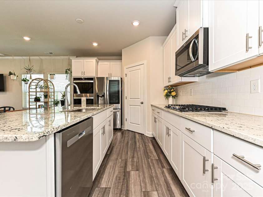 533 Cedar Knoll Circle, Pineville, NC 28134.  MLS# CAR4243023, YatesRealty ID 9171. Kitchen