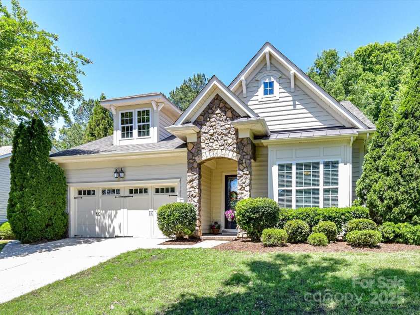 8708 Soaring Eagle Lane, Waxhaw, NC 28173.  MLS# CAR4247816, YatesRealty ID 9172. 