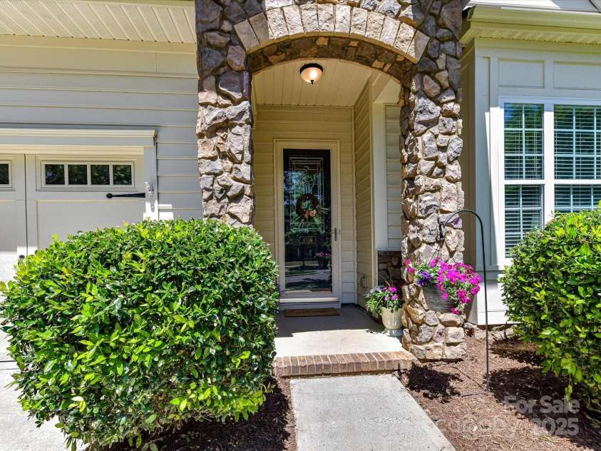 8708 Soaring Eagle Lane, Waxhaw, NC 28173.  MLS# CAR4247816, YatesRealty ID 9172. 