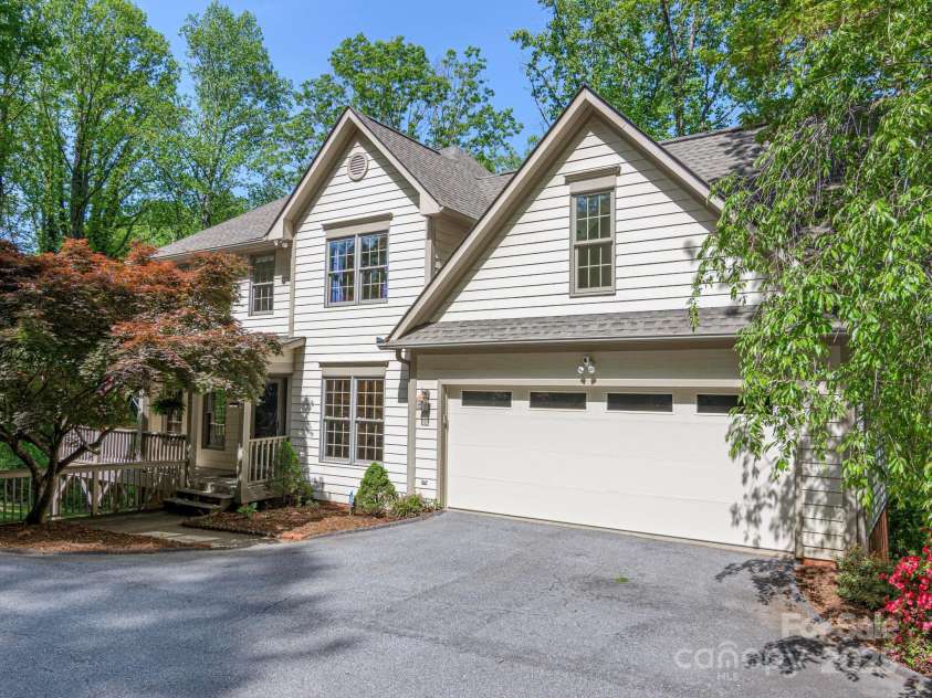 102 Galloway Drive, Asheville, NC 28803.  MLS# CAR4240371, YatesRealty ID 9173. 2 car garage