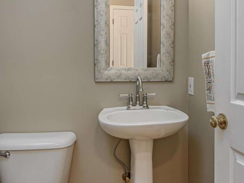 102 Galloway Drive, Asheville, NC 28803.  MLS# CAR4240371, YatesRealty ID 9173. Half Bath Main Level