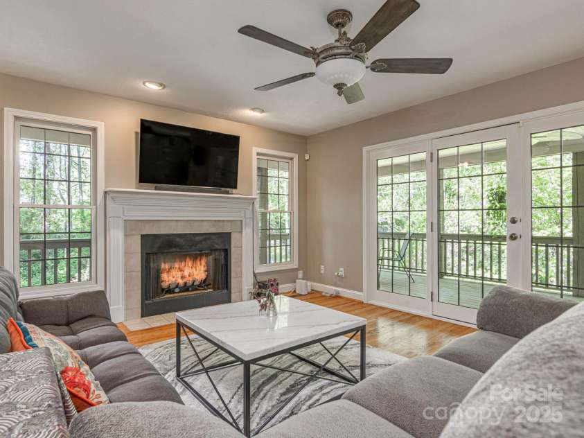 102 Galloway Drive, Asheville, NC 28803.  MLS# CAR4240371, YatesRealty ID 9173. Living Room