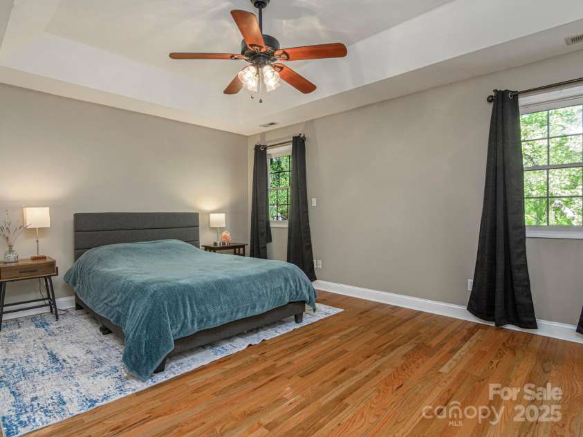 102 Galloway Drive, Asheville, NC 28803.  MLS# CAR4240371, YatesRealty ID 9173. Primary Bedroom