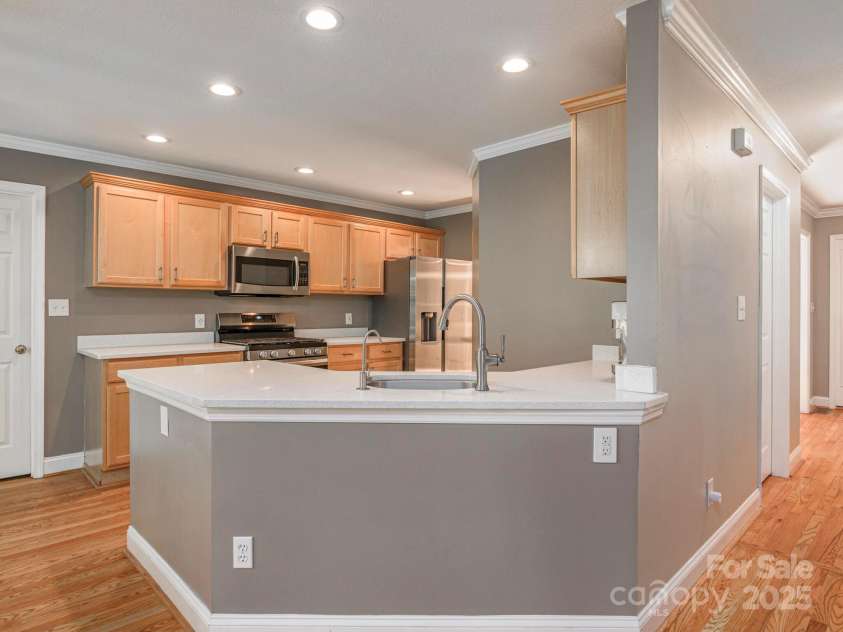 102 Galloway Drive, Asheville, NC 28803.  MLS# CAR4240371, YatesRealty ID 9173. Wonderful Kitchen just waiting for you!