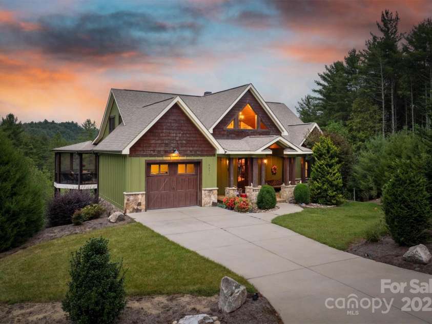 5378 Oak Crest Lane, Lenoir, NC 28645.  MLS# CAR4307862, YatesRealty ID 9173. 