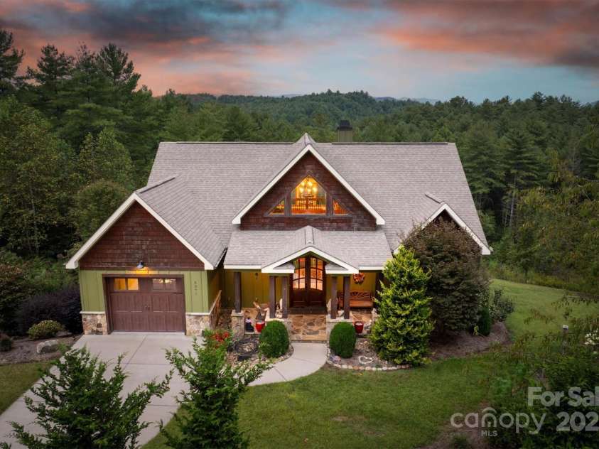5378 Oak Crest Lane, Lenoir, NC 28645.  MLS# CAR4307862, YatesRealty ID 9173. 