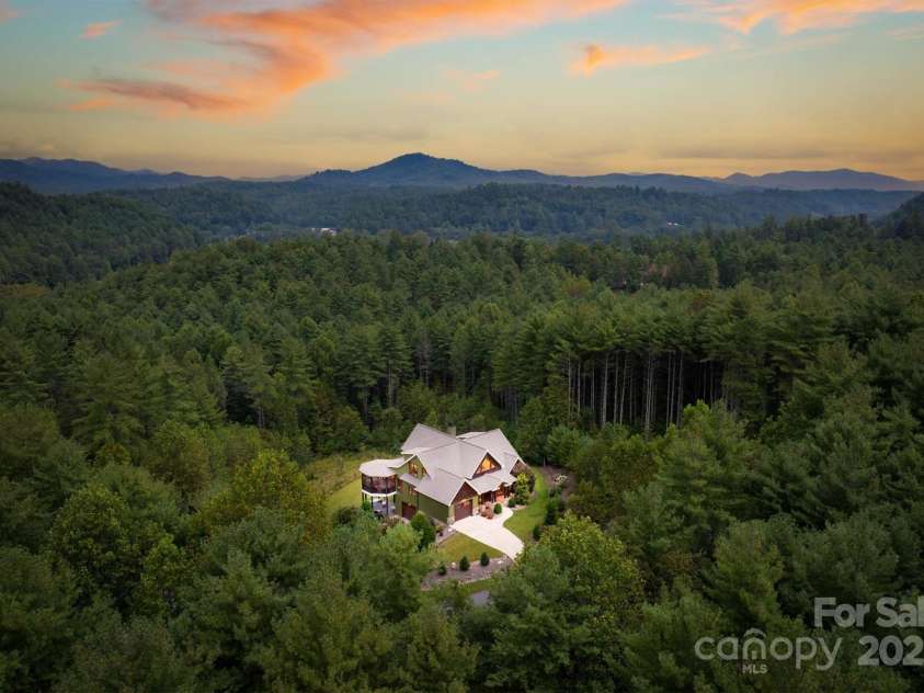 5378 Oak Crest Lane, Lenoir, NC 28645.  MLS# CAR4307862, YatesRealty ID 9173. 