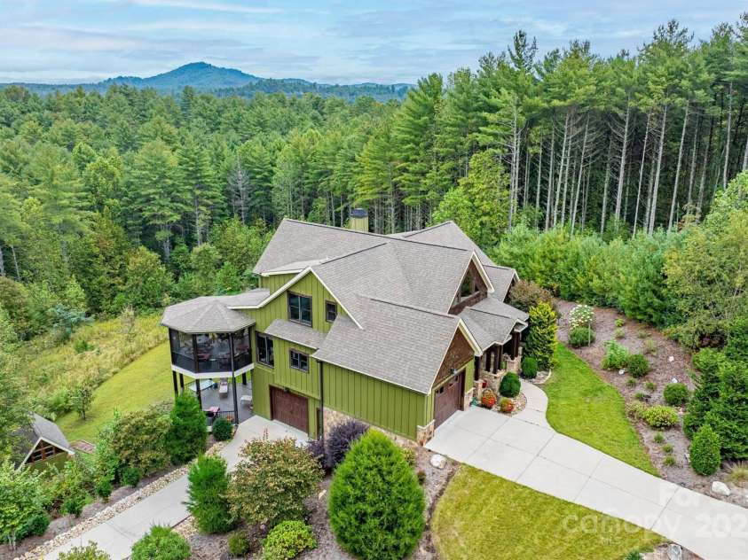 5378 Oak Crest Lane, Lenoir, NC 28645.  MLS# CAR4307862, YatesRealty ID 9173. 