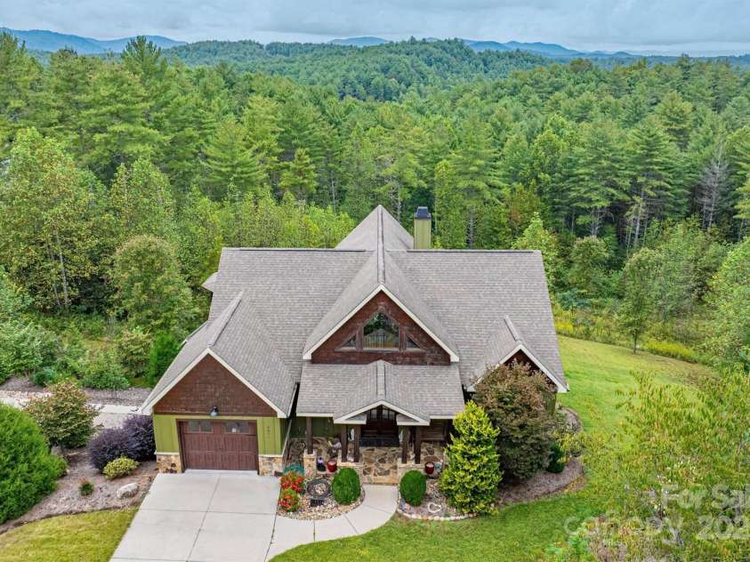 5378 Oak Crest Lane, Lenoir, NC 28645.  MLS# CAR4307862, YatesRealty ID 9173. 