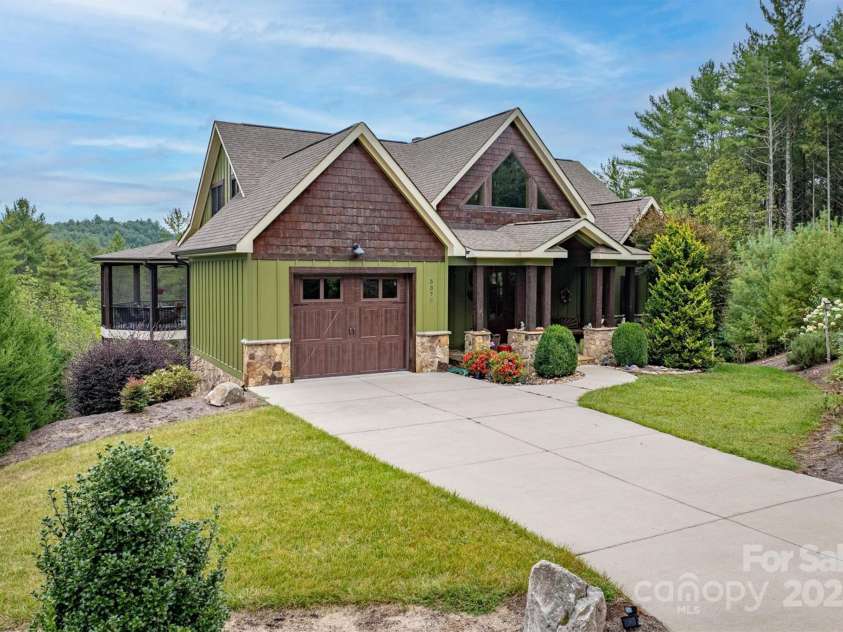 5378 Oak Crest Lane, Lenoir, NC 28645.  MLS# CAR4307862, YatesRealty ID 9173. 