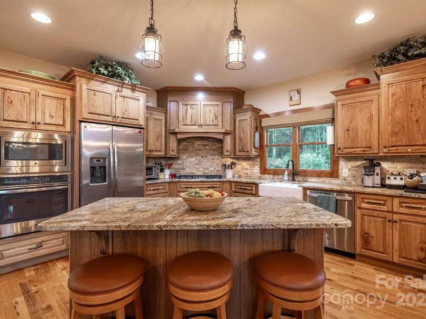 5378 Oak Crest Lane, Lenoir, NC 28645.  MLS# CAR4307862, YatesRealty ID 9173. 