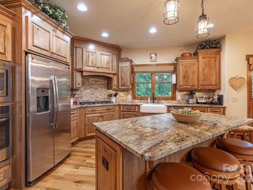 5378 Oak Crest Lane, Lenoir, NC 28645.  MLS# CAR4307862, YatesRealty ID 9173. 