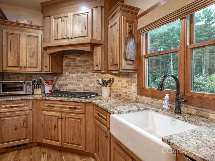 5378 Oak Crest Lane, Lenoir, NC 28645.  MLS# CAR4307862, YatesRealty ID 9173. 