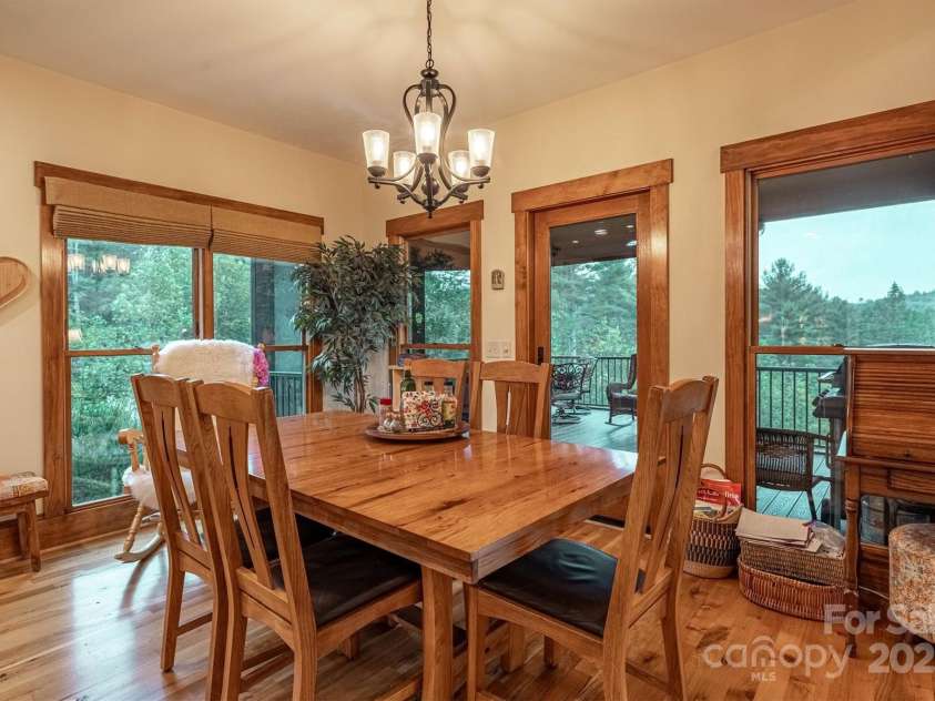 5378 Oak Crest Lane, Lenoir, NC 28645.  MLS# CAR4307862, YatesRealty ID 9173. 