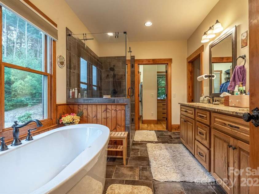 5378 Oak Crest Lane, Lenoir, NC 28645.  MLS# CAR4307862, YatesRealty ID 9173. 