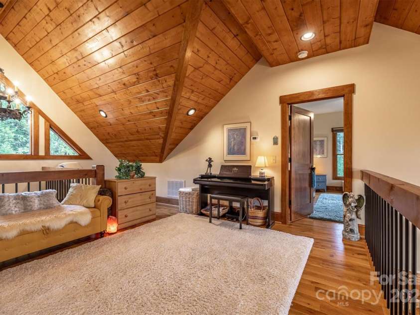 5378 Oak Crest Lane, Lenoir, NC 28645.  MLS# CAR4307862, YatesRealty ID 9173. 