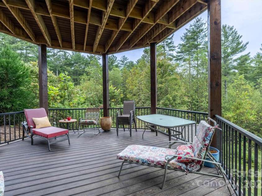 5378 Oak Crest Lane, Lenoir, NC 28645.  MLS# CAR4307862, YatesRealty ID 9173. 