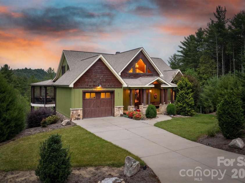 5378 Oak Crest Lane, Lenoir, NC 28645.  MLS# CAR4307862, YatesRealty ID 9173. 