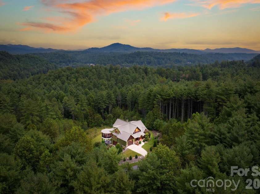 5378 Oak Crest Lane, Lenoir, NC 28645.  MLS# CAR4307862, YatesRealty ID 9173. 