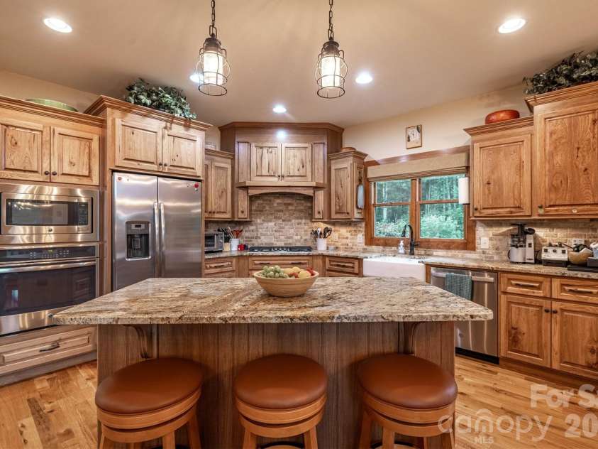5378 Oak Crest Lane, Lenoir, NC 28645.  MLS# CAR4307862, YatesRealty ID 9173. 