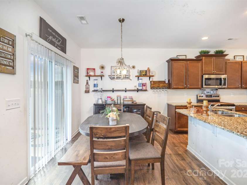 1628 Savory Lane, Charlotte, NC 28216.  MLS# CAR4199487, YatesRealty ID 9174. 