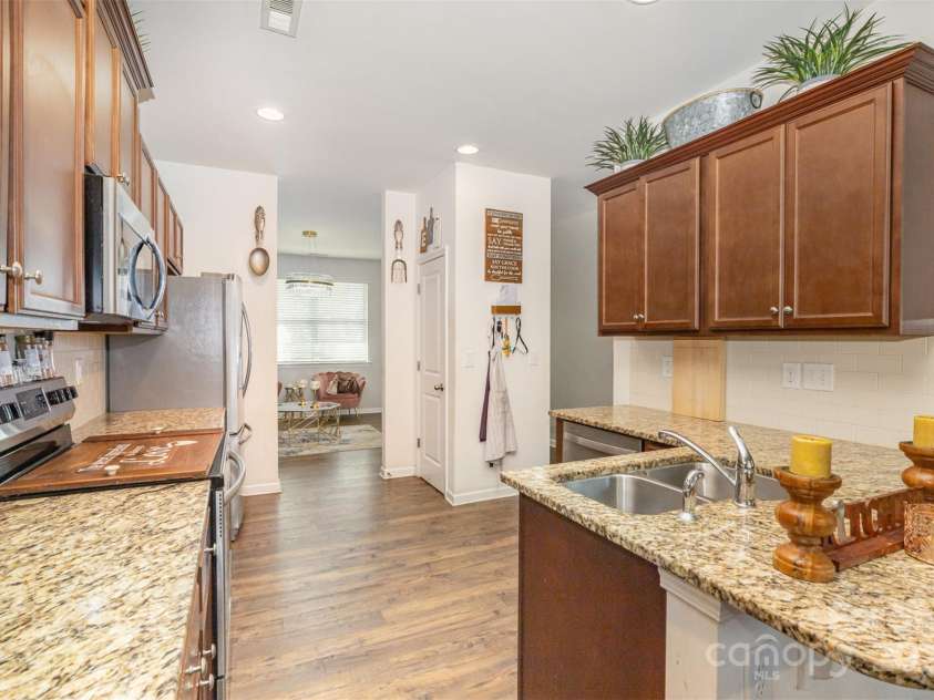 1628 Savory Lane, Charlotte, NC 28216.  MLS# CAR4199487, YatesRealty ID 9174. 